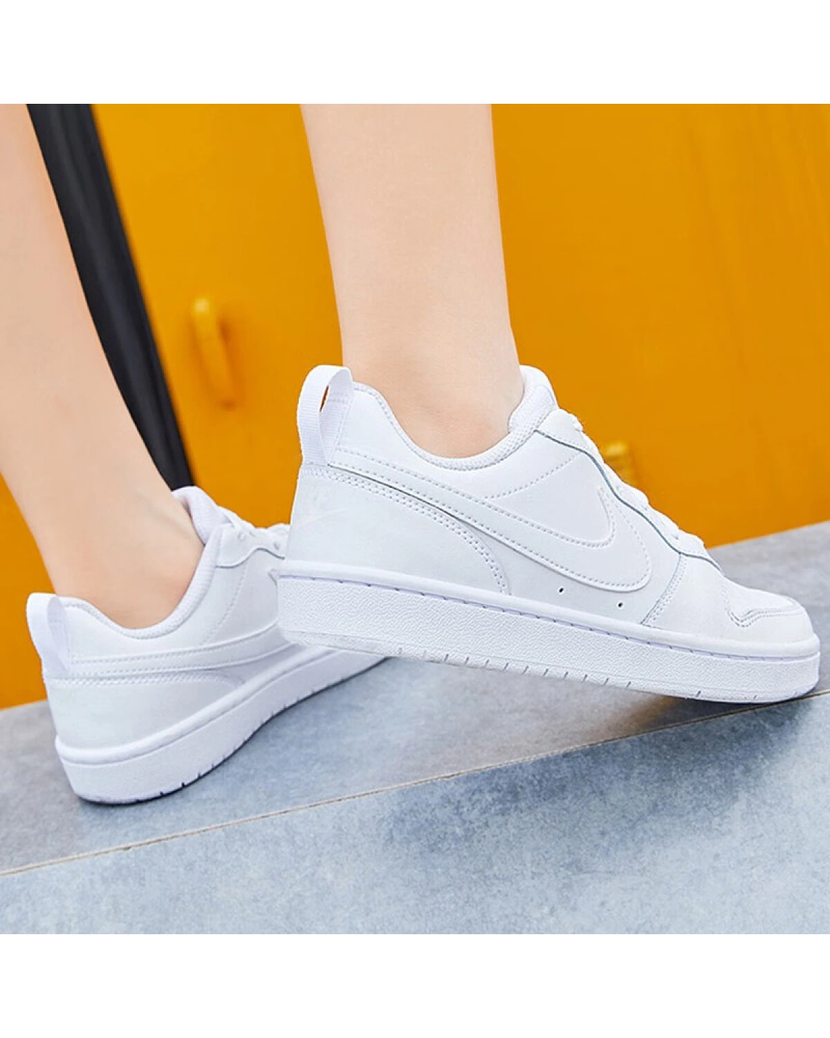 Nike Court Borough Low 2 детские кеды белые с амортизацией и износостойкостью картинка