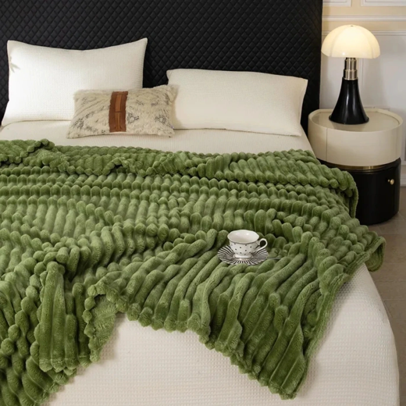 Плюшевый плед однотонный (Темно-зеленый) картинка