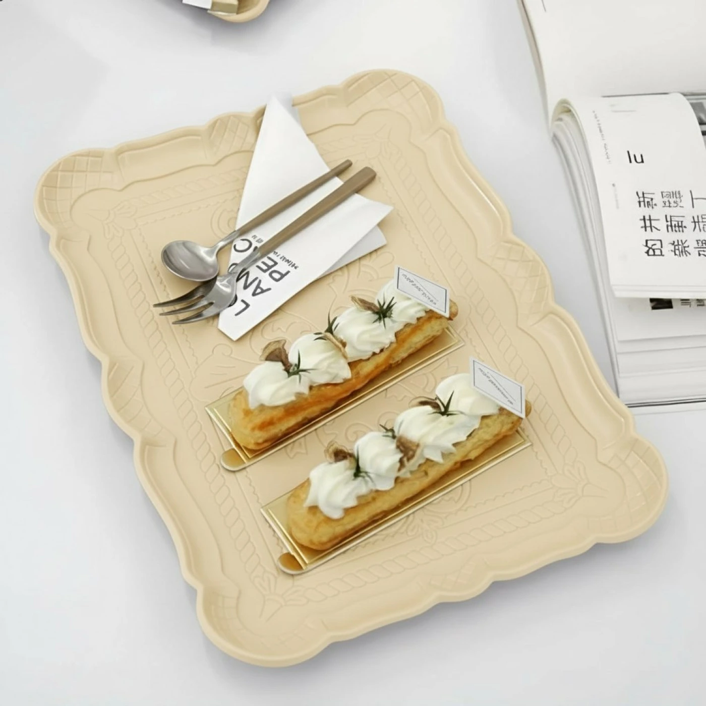 Деревянный поднос Моранди для чаепития и сервировки (бежевый) картинка