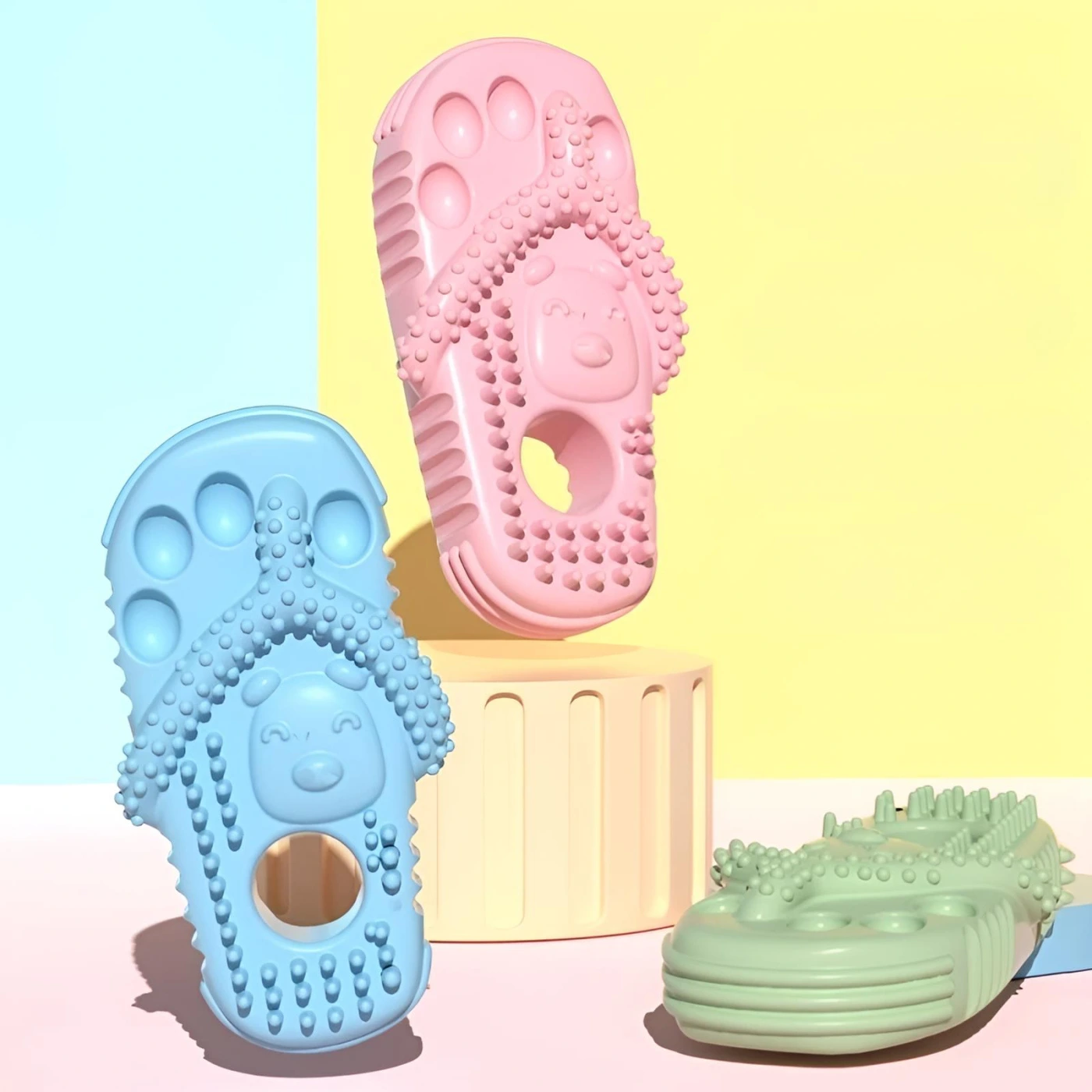 Игрушка для собак в виде тапка картинка