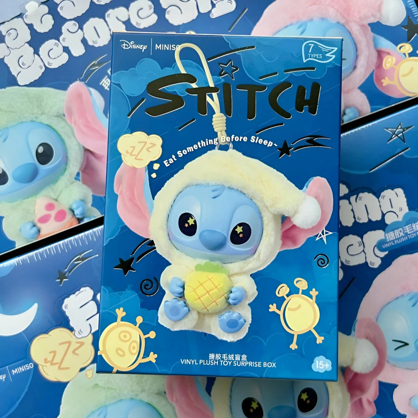 Коллекционная фигурка MINISO Stitch Eat Some Thing Before Sleep (Светло-розовый) картинка