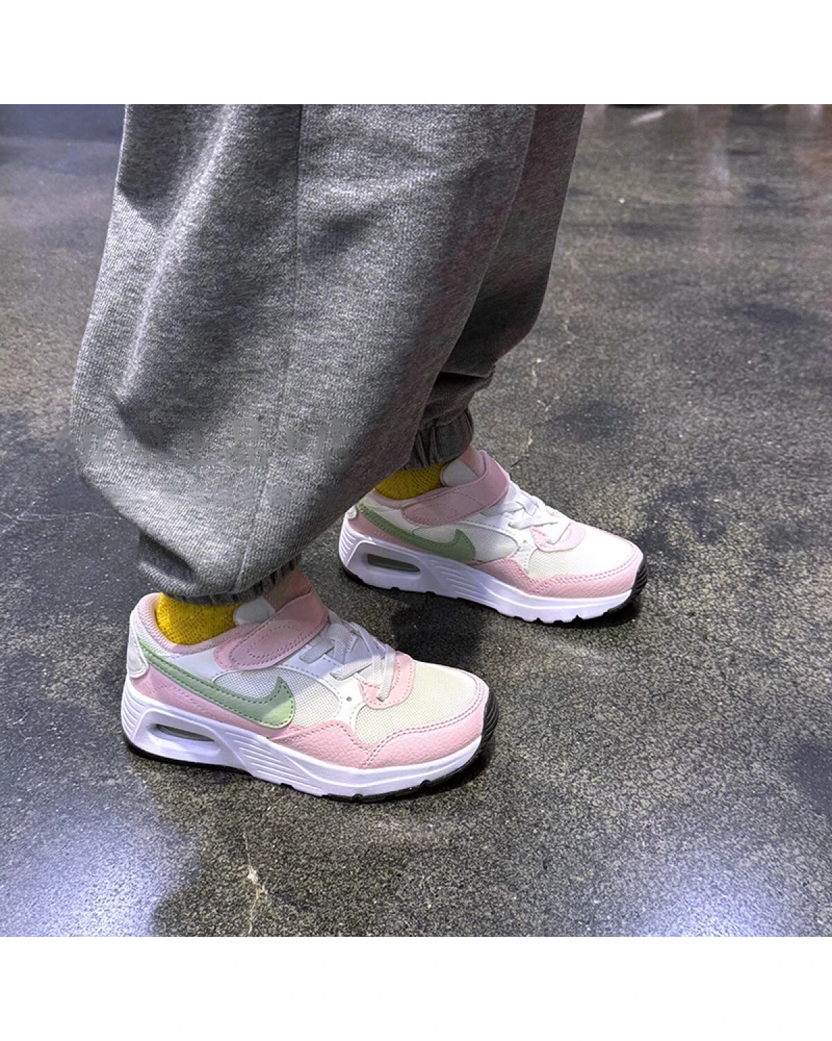 Nike Air Max SC детские кроссовки розово-зеленые с амортизацией и воздухопроницаемостью картинка