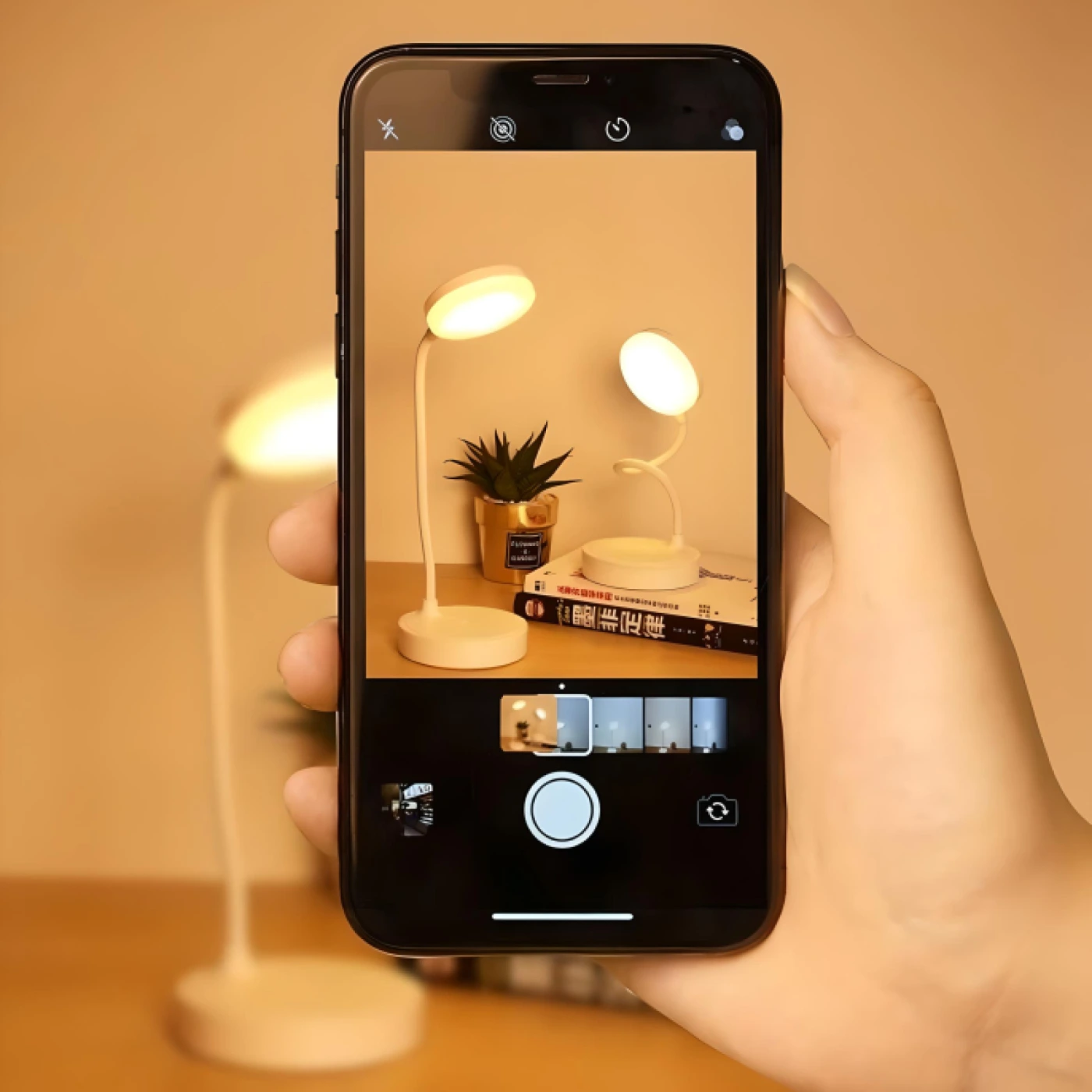 Настольная LED лампа картинка