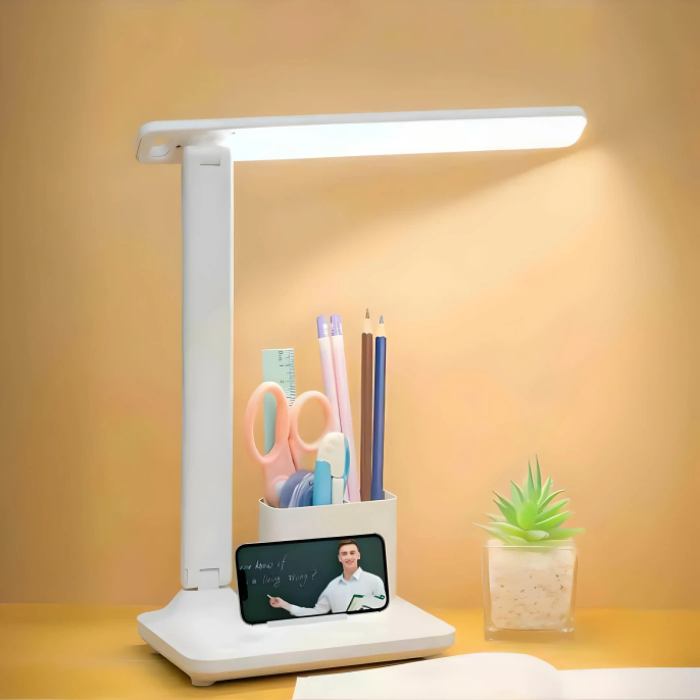 Многофункциональная настольная лампа для школы картинка