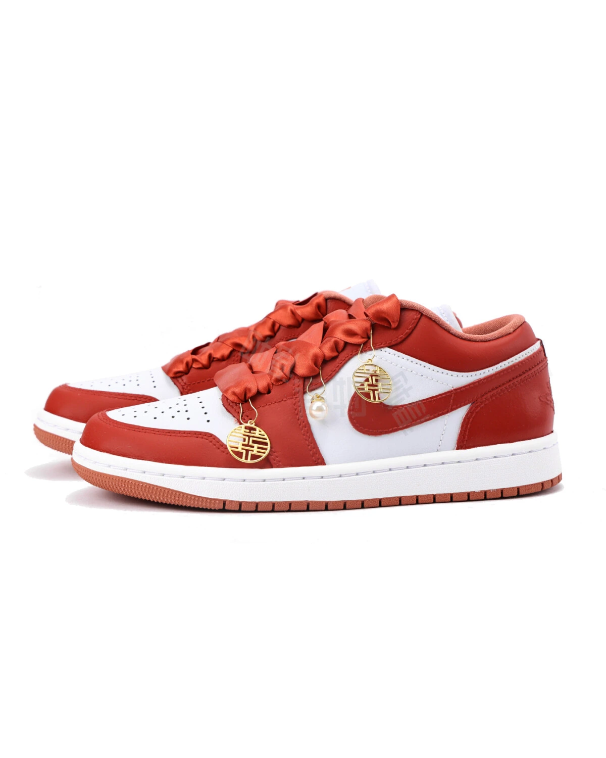 Jordan Air Jordan 1 женские свадебные кроссовки красно-белые с жемчугом картинка