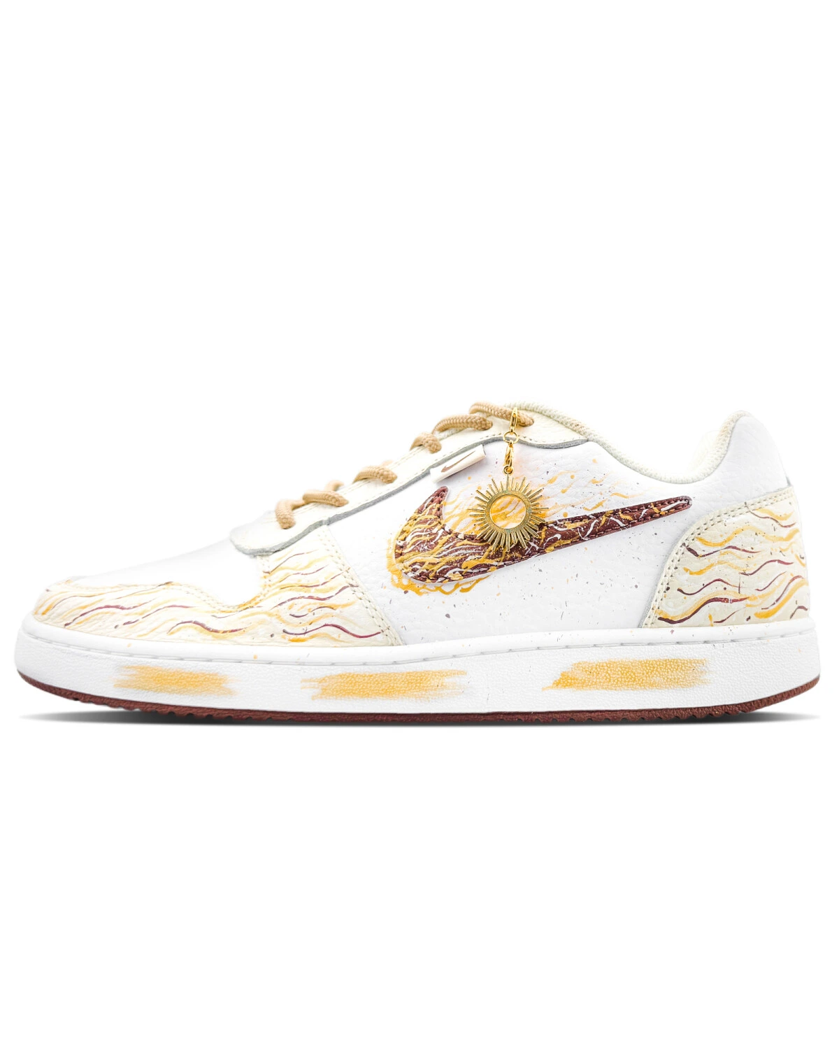 Nike EBERNON мужские кроссовки белые с золотыми деталями и ручной росписью картинка