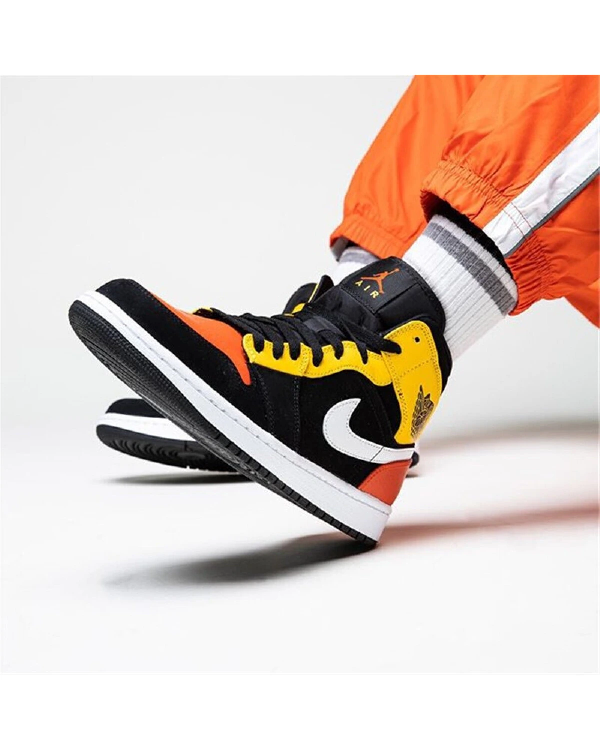 Jordan Air Jordan 1 детские кроссовки MID черно-красно-желтые картинка