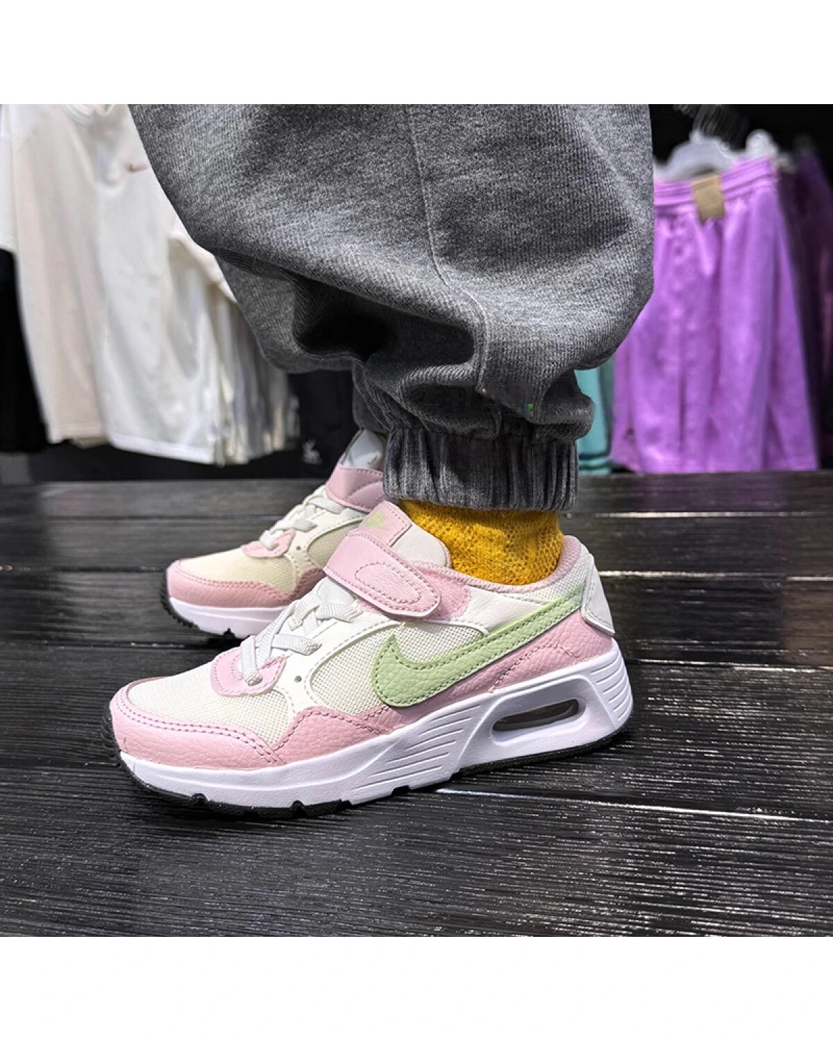 Nike Air Max SC детские кроссовки розово-зеленые с амортизацией и воздухопроницаемостью картинка