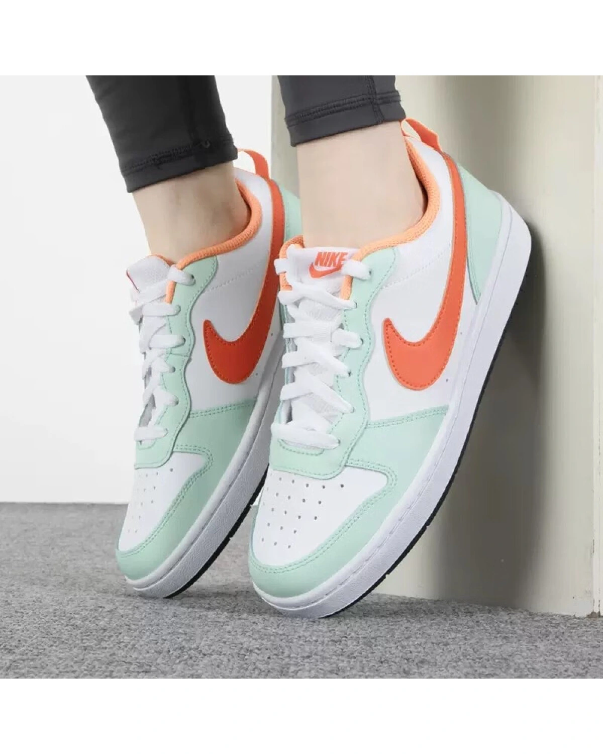 Nike Court Borough Low 2 детские кроссовки кожаные бело-зелено-оранжевые картинка