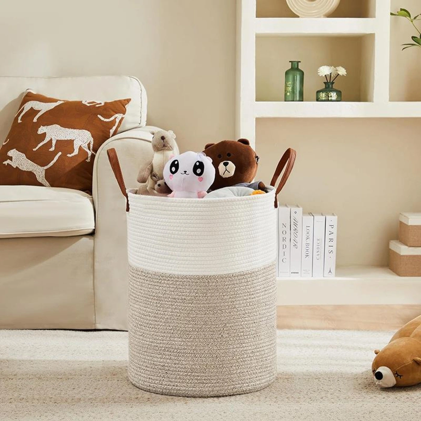 Плетёная корзина из хлопкового каната (бежевая с коричневыми ручками) картинка