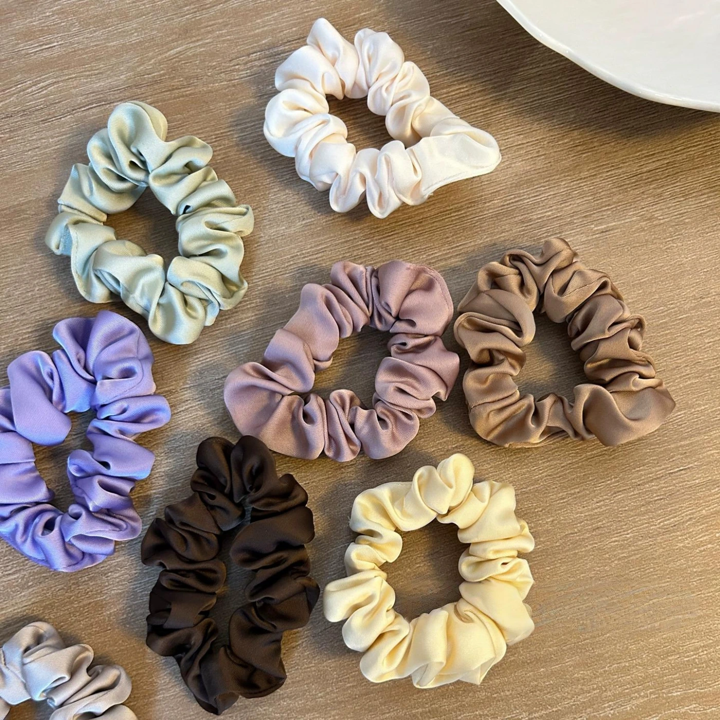 Минималистичная резинка для волос (Фиолетовый) картинка