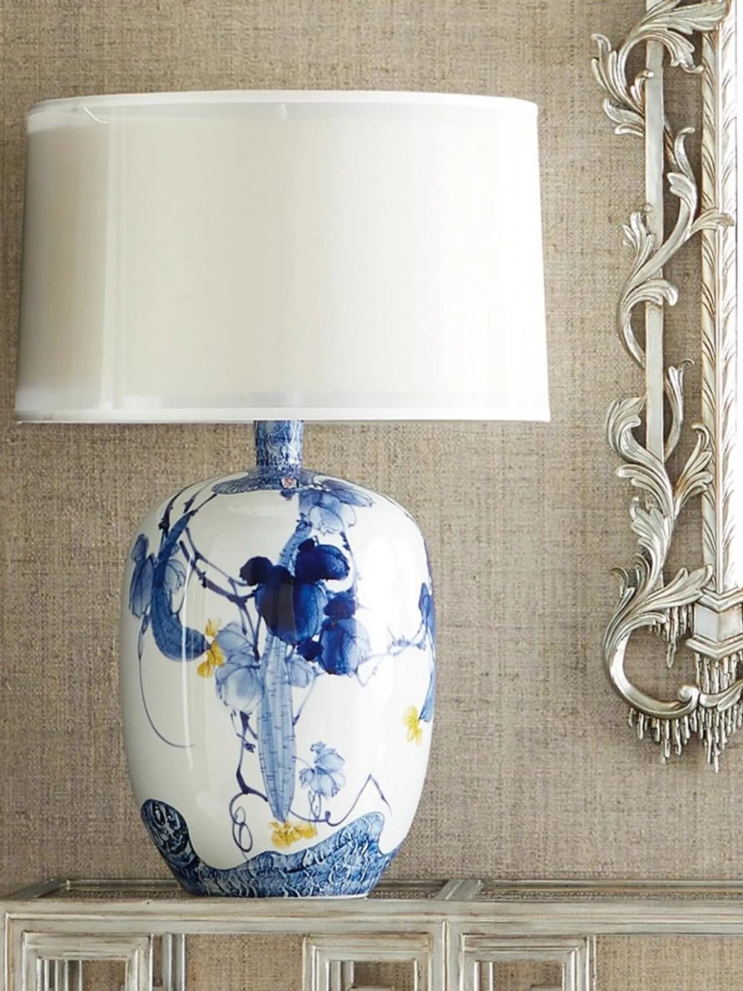 Настольная керамическая лампа с тканевым абажуром картинка