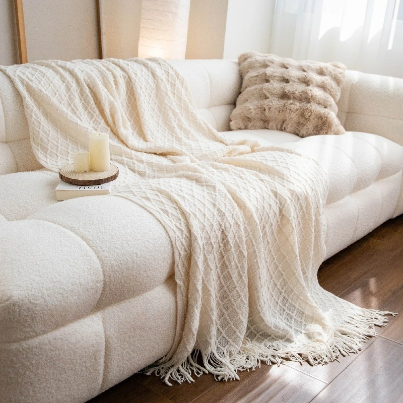 Плед в скандинавском стиле, акрил/флис, с бахромой картинка