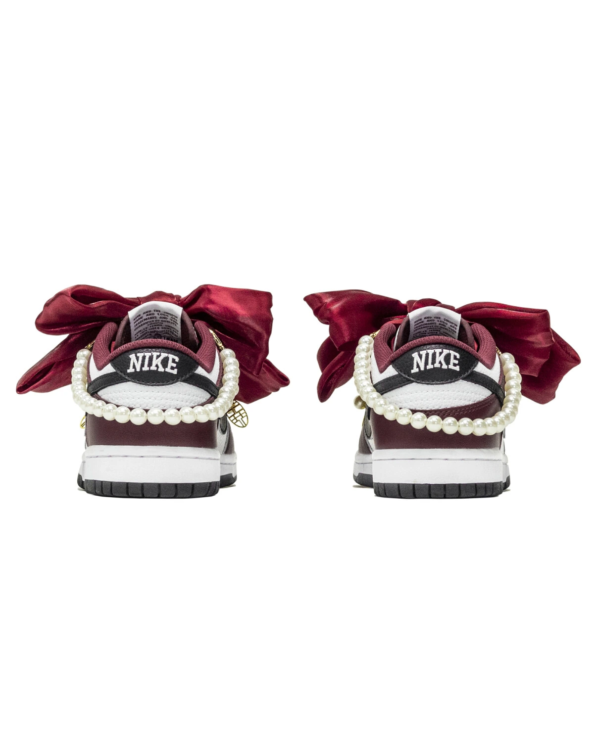 Nike Dunk женские кроссовки бордово-белые с жемчугом картинка
