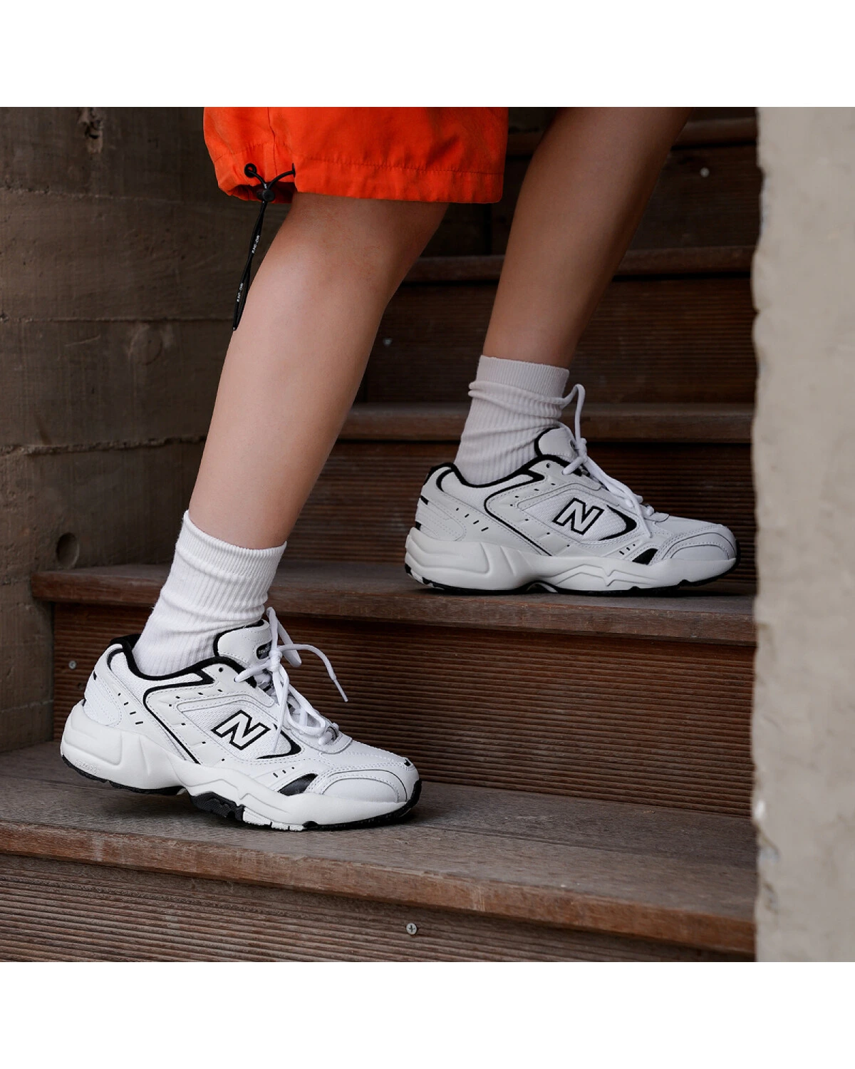 New Balance 452 унисекс кроссовки белые с черными вставками и амортизацией ABZORB картинка