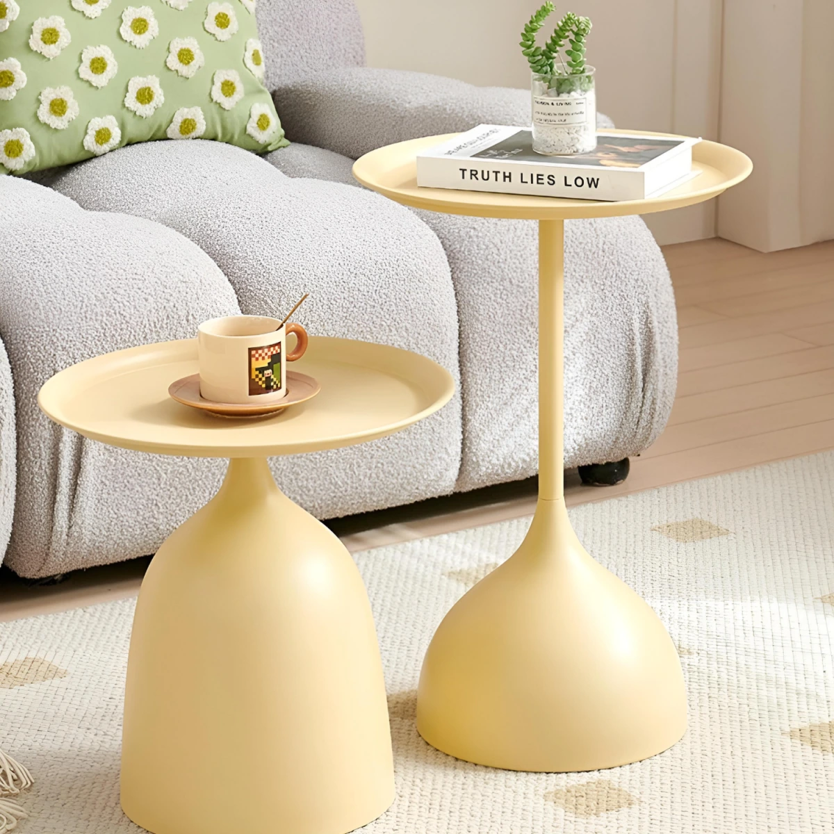 Приставной круглый столик из металла (Жёлтый) картинка