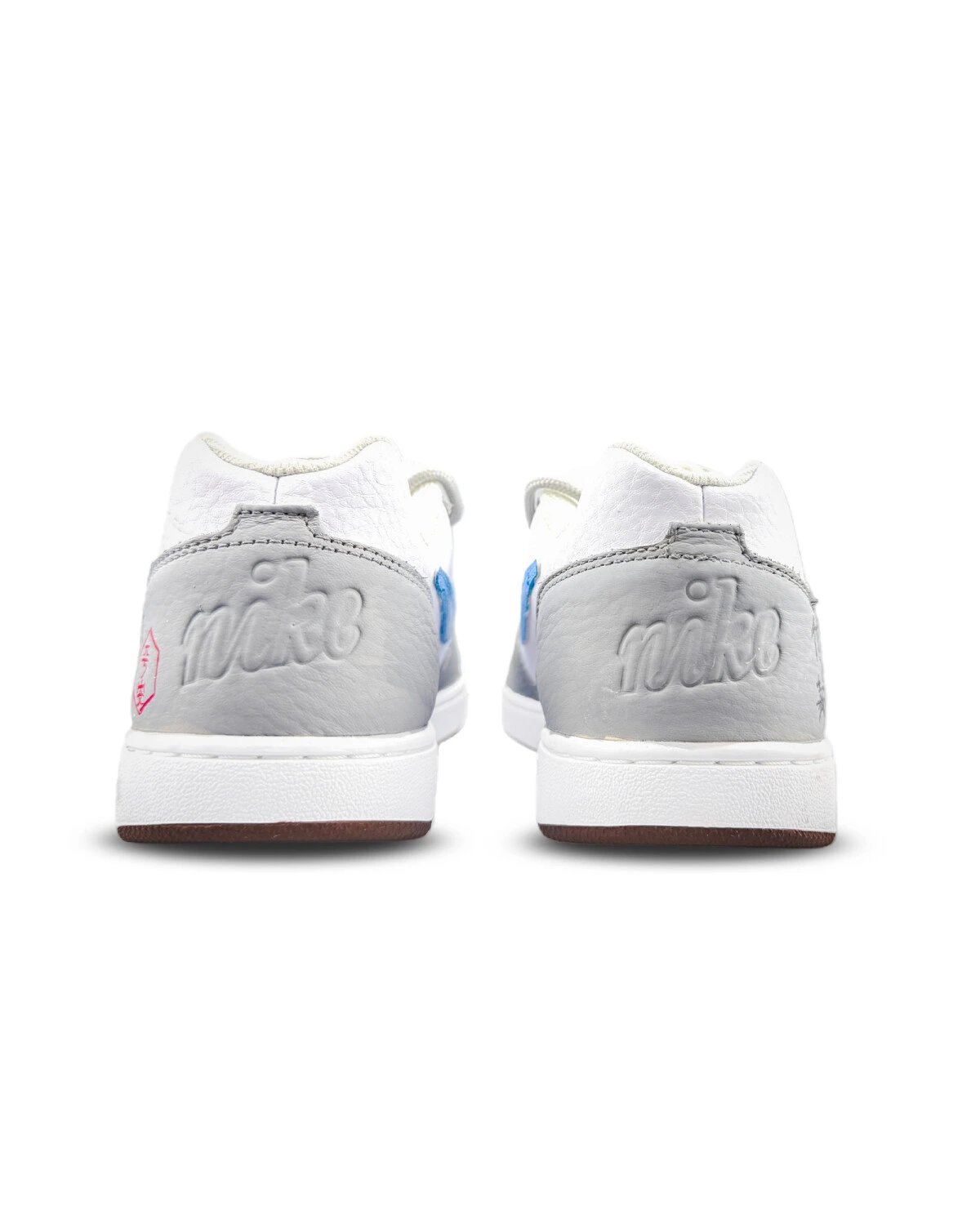 Nike EBERNON мужские кроссовки бело-серые с ручной росписью картинка