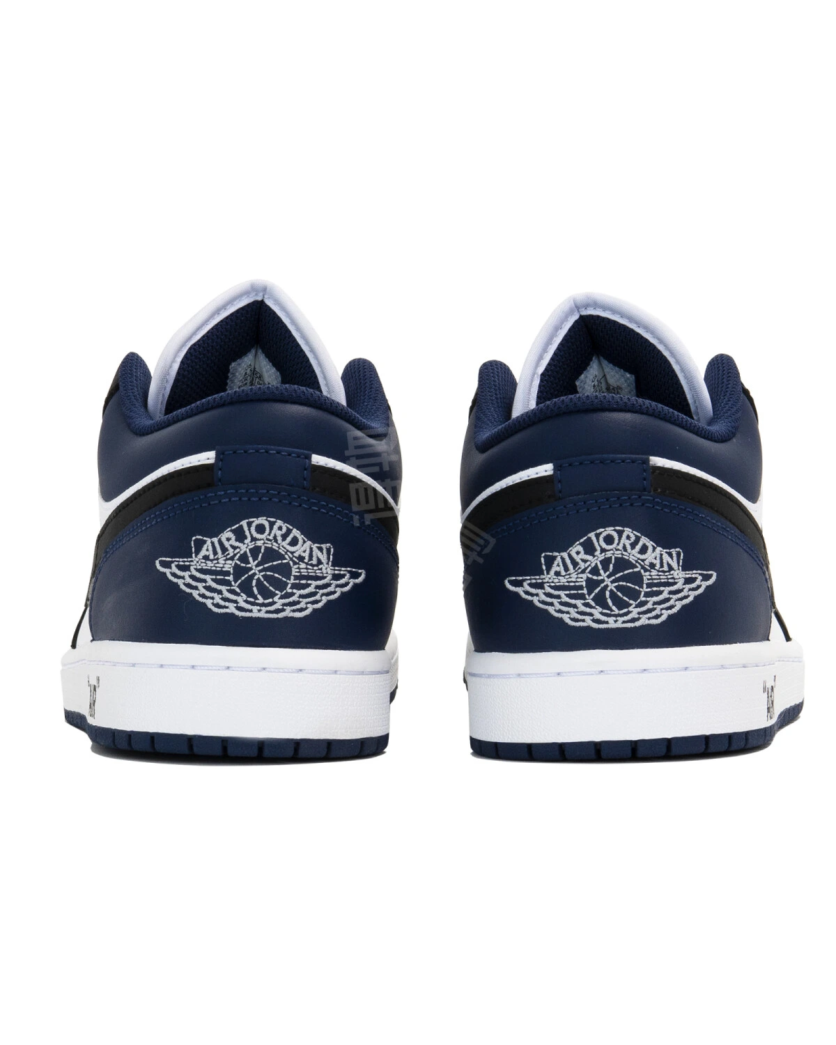 Jordan Air Jordan 1 мужские кроссовки белые с черно-синими акцентами картинка