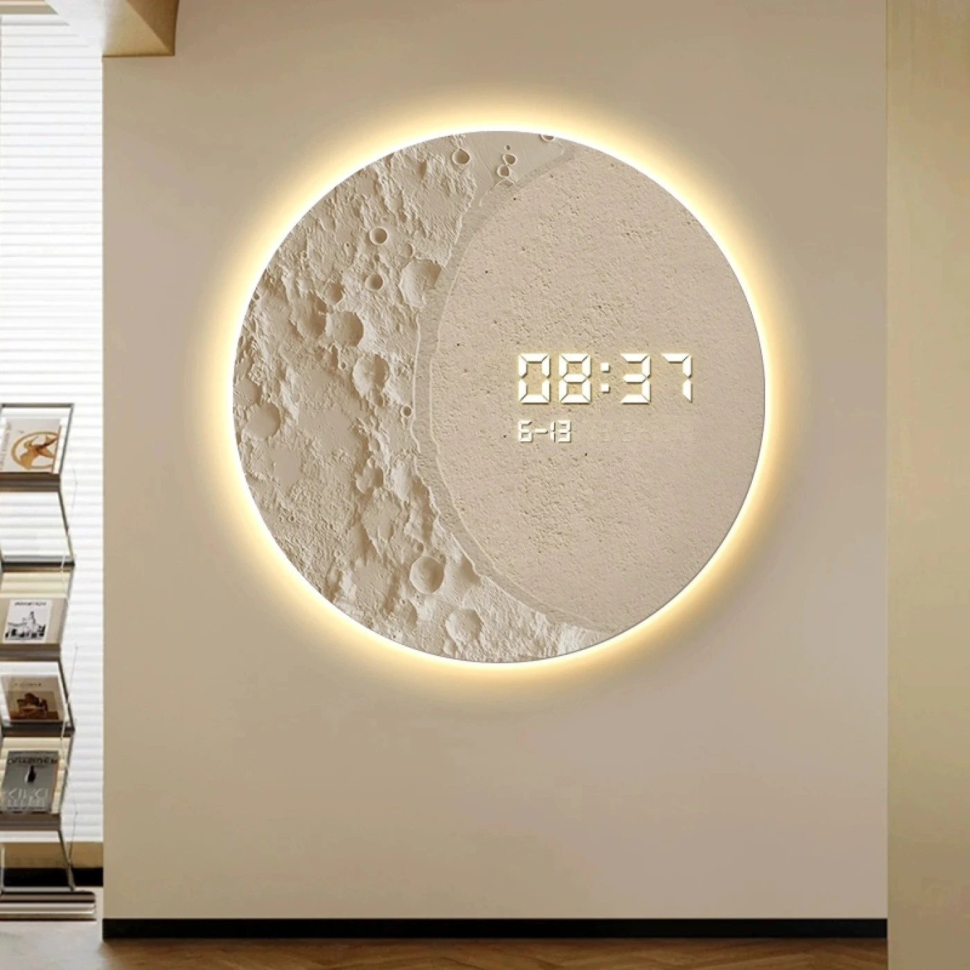 Электронные часы в виде полумесяца с подсветкой картинка