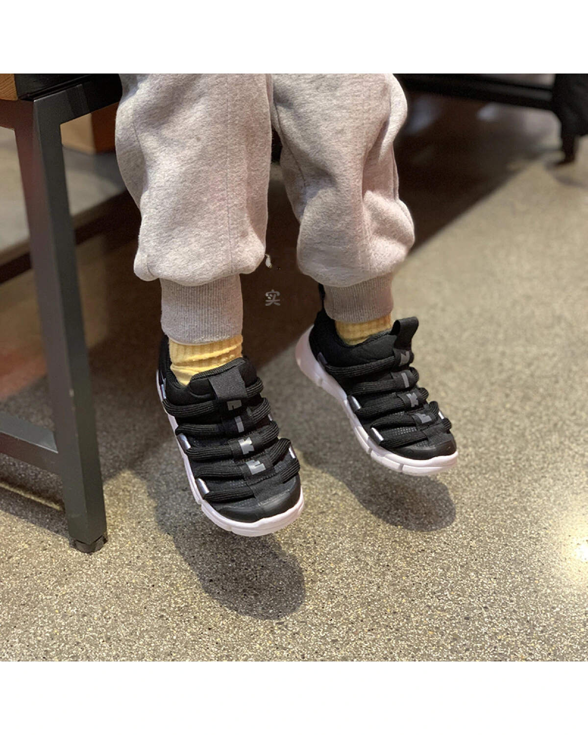 Nike Novice EP детские кроссовки повседневные черные картинка