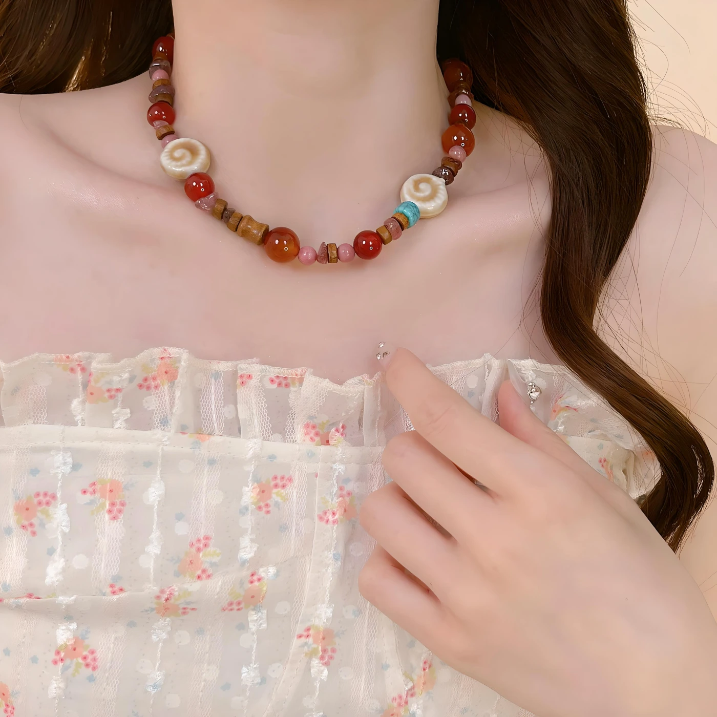 Стильные бусы из бисера картинка