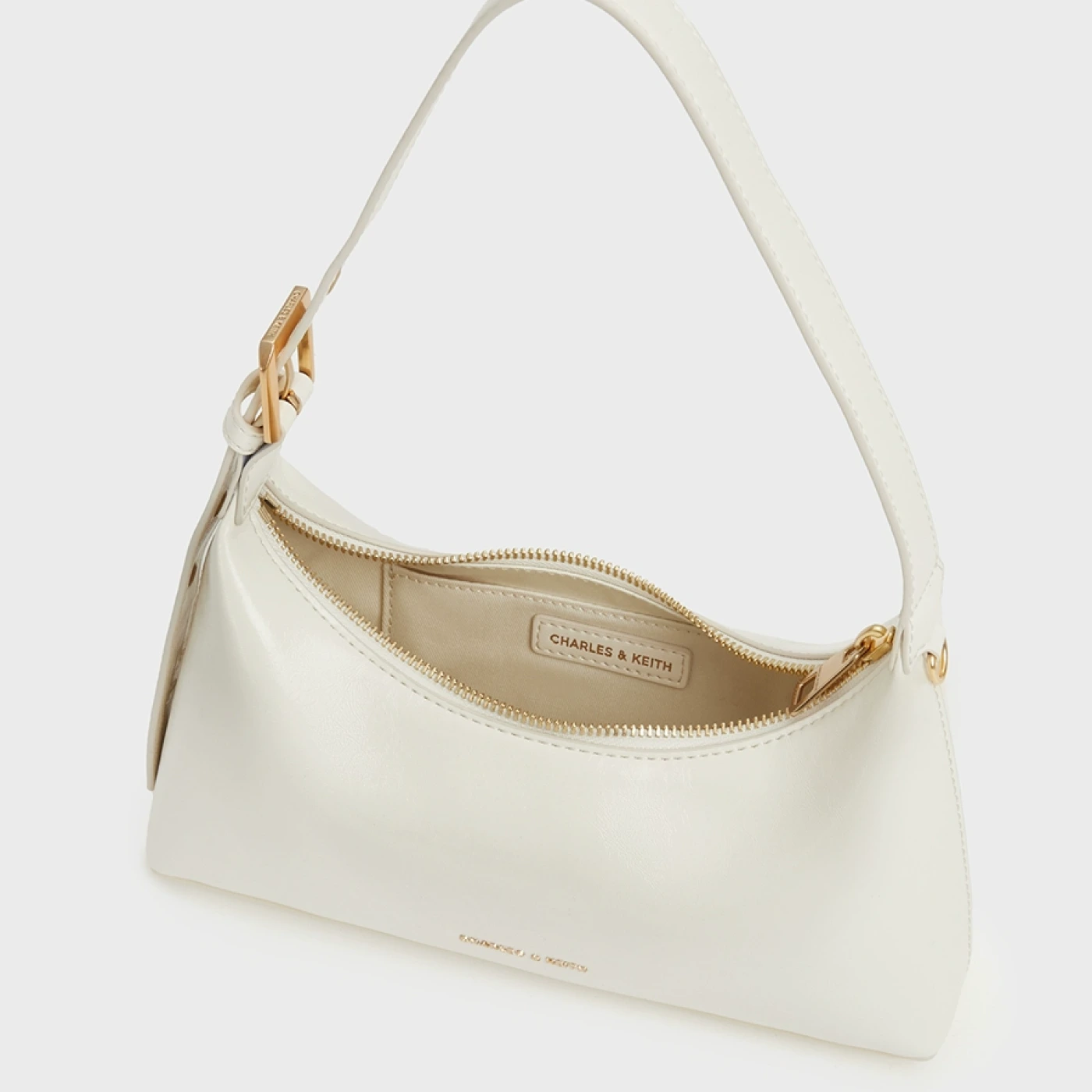 Стильная классическая сумка CHARLES&KEITH картинка