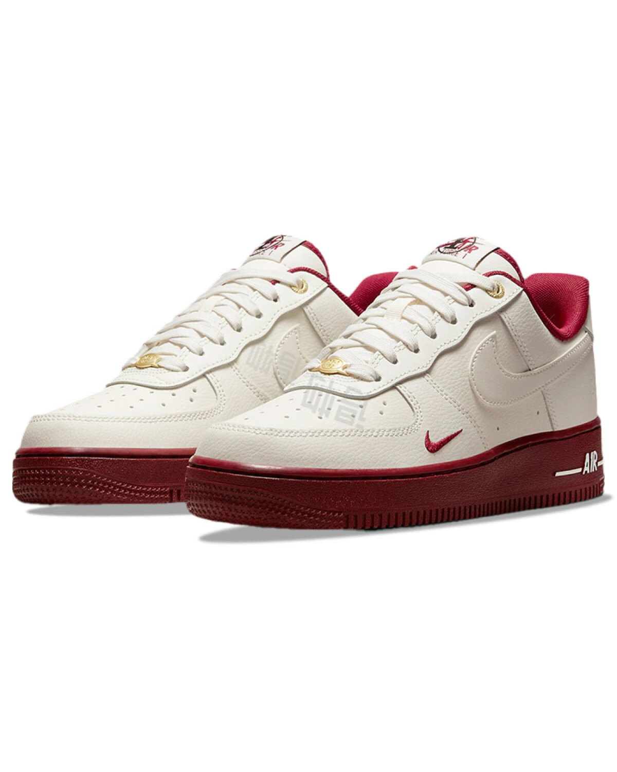 Nike Air Force 1 '07 se женские кроссовки белые с красными вставками картинка