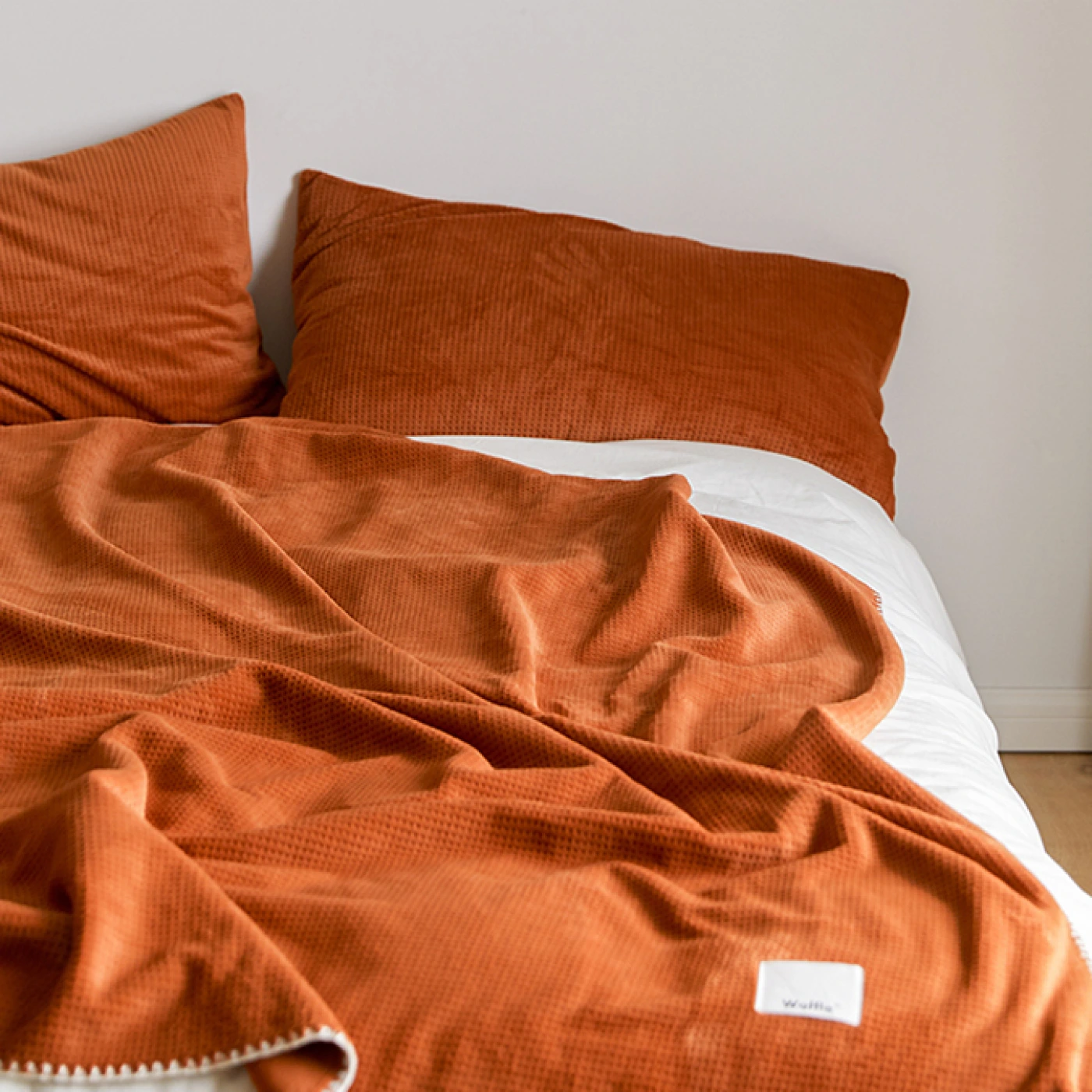 Легкое вафельное одеяло из вельвета (Карамельный) картинка