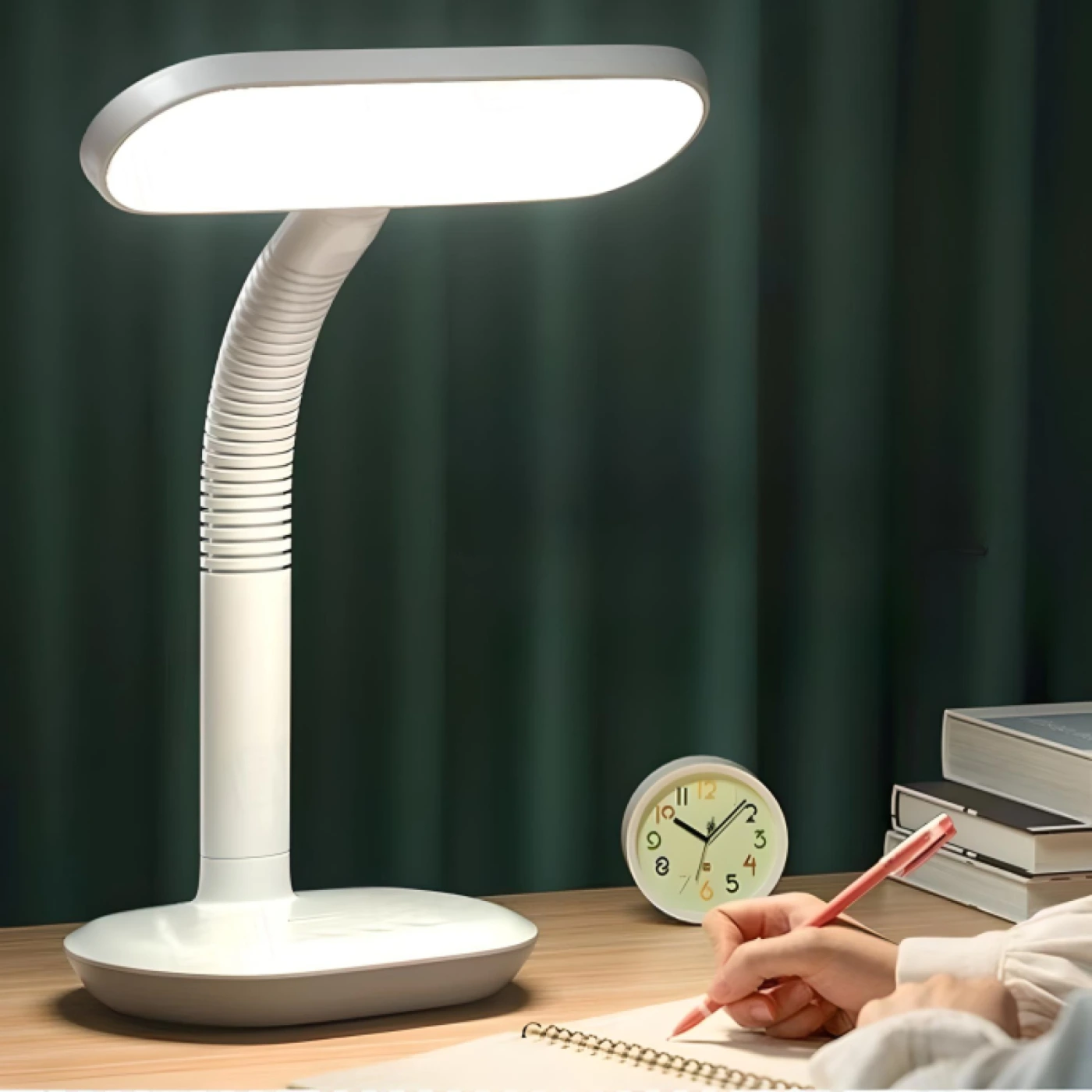 Настольная LED лампа для школьников картинка