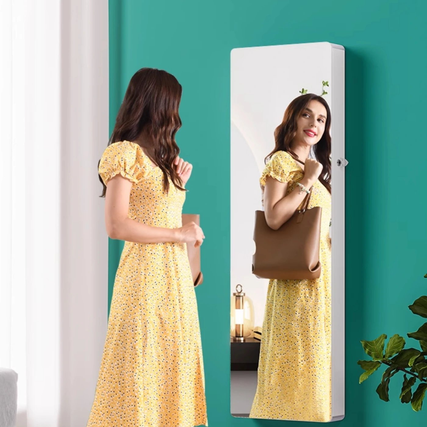 Шкаф-зеркало навесной с подсветкой картинка