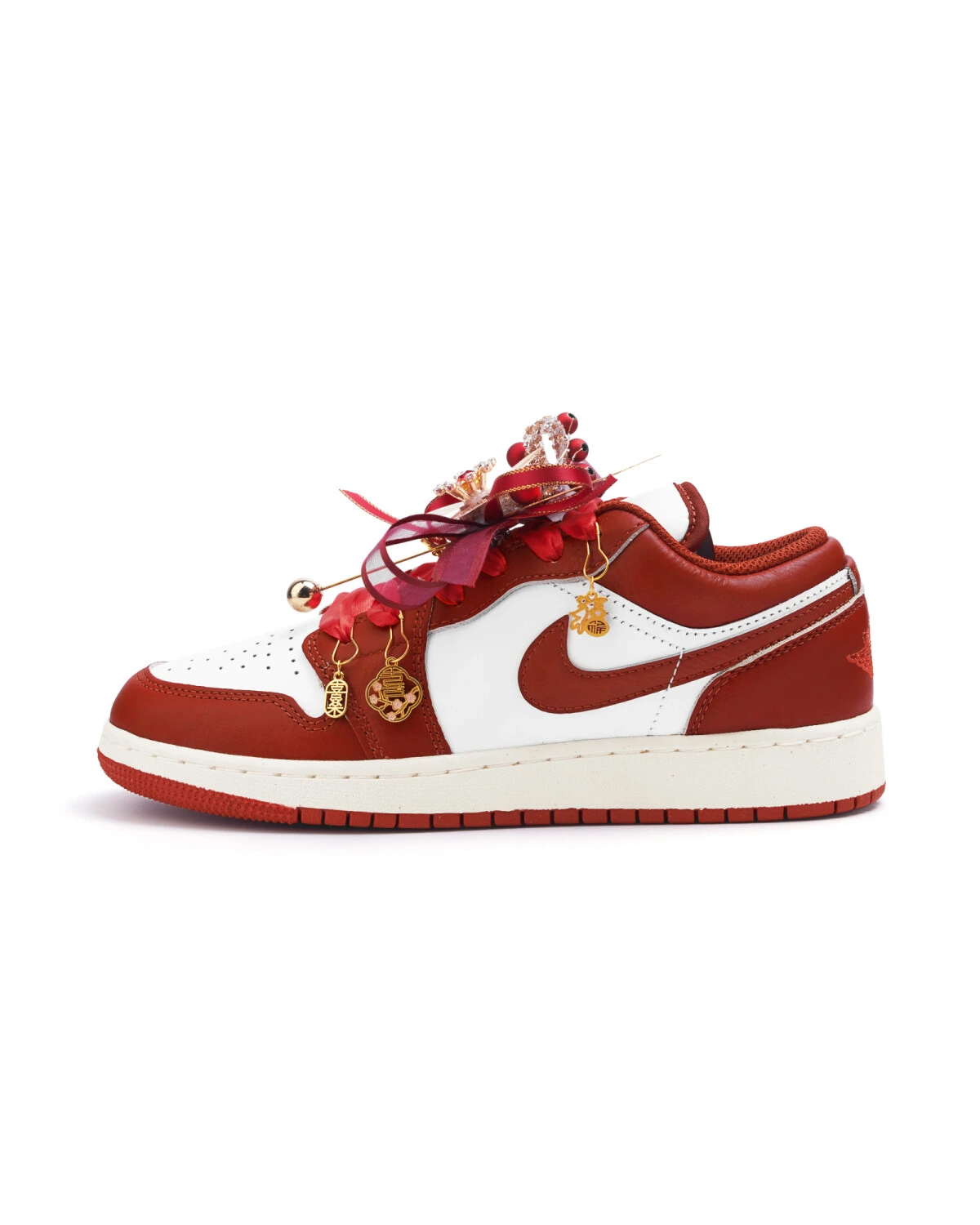 Jordan Air Jordan 1 GS женские кроссовки красные с жемчужными подвесками картинка