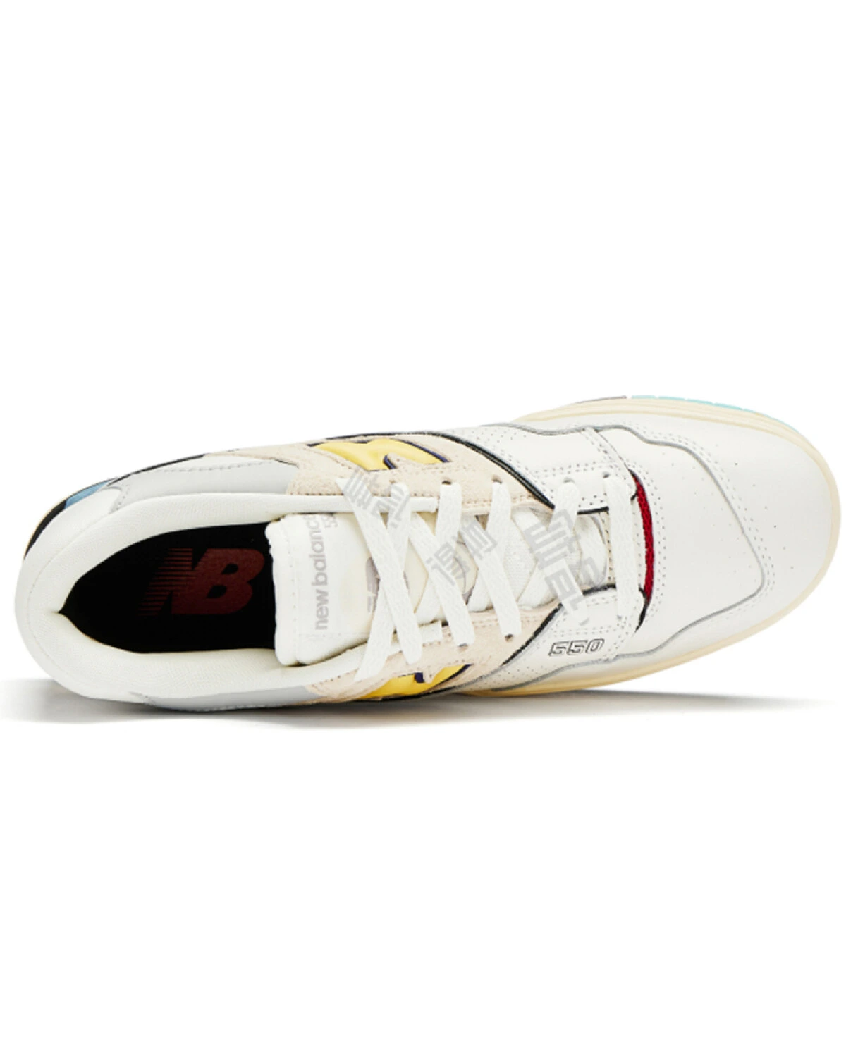 New Balance 550 unisex кроссовки белые с серо-голубыми вставками картинка