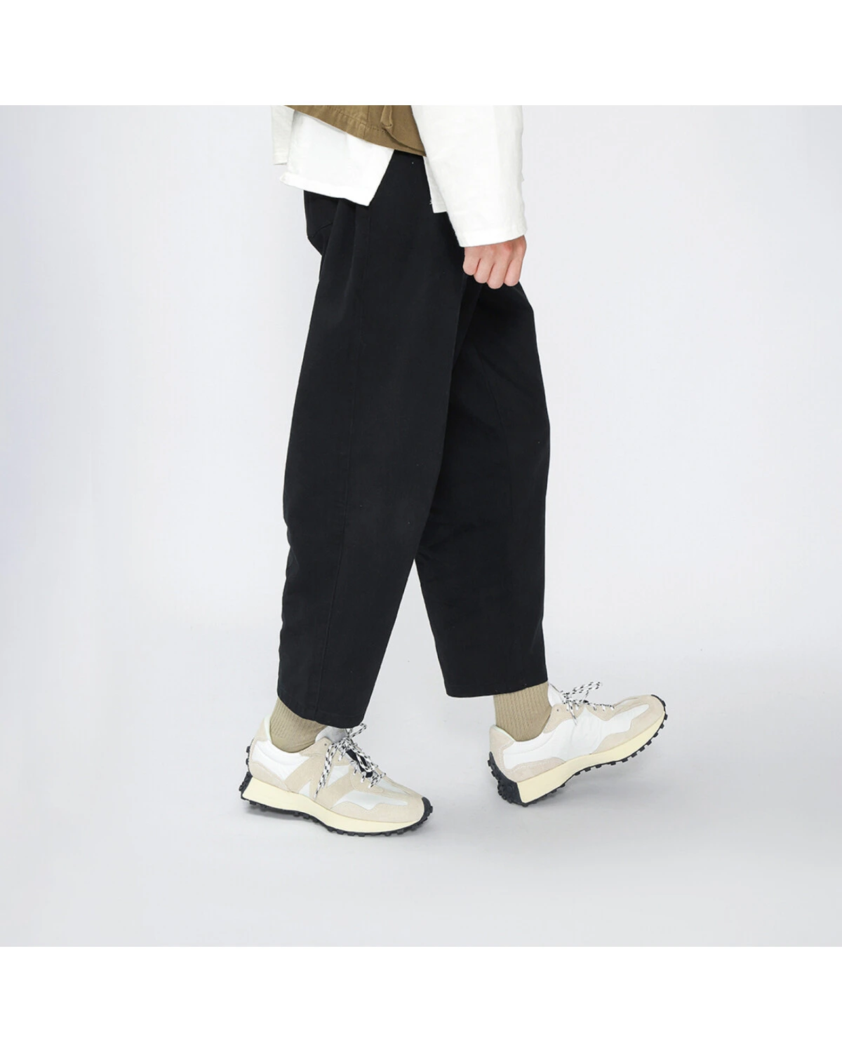 New Balance NB 327 унисекс кроссовки тканевые бежевые картинка
