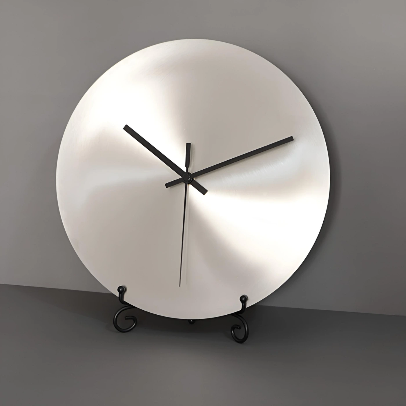 Настенные часы в индустриальном стиле картинка