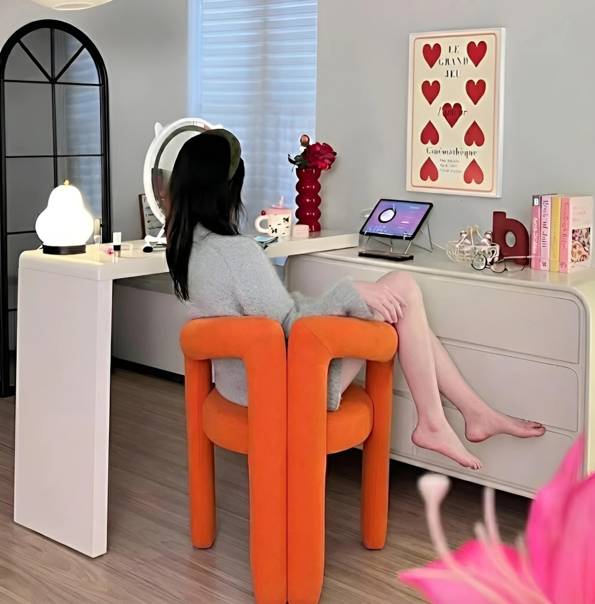 Акцентное дизайнерское кресло с велюровой обивкой (Оранжевый) картинка