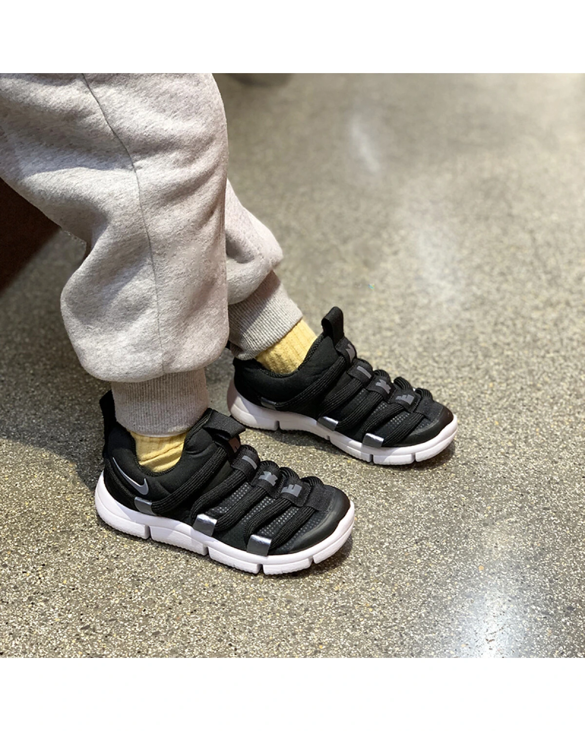 Nike Novice EP детские кроссовки повседневные черные картинка
