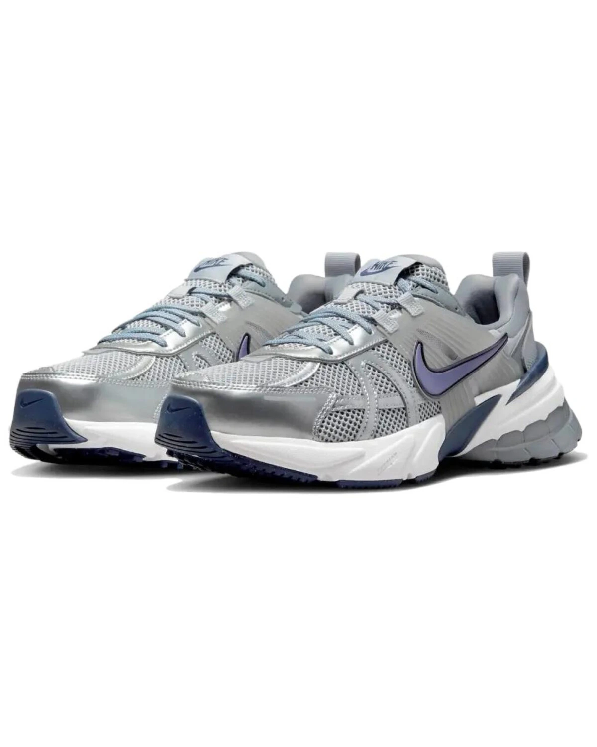 Nike V2K Run unisex кроссовки серо-серебристые сетчатые для бега и повседневной носки картинка