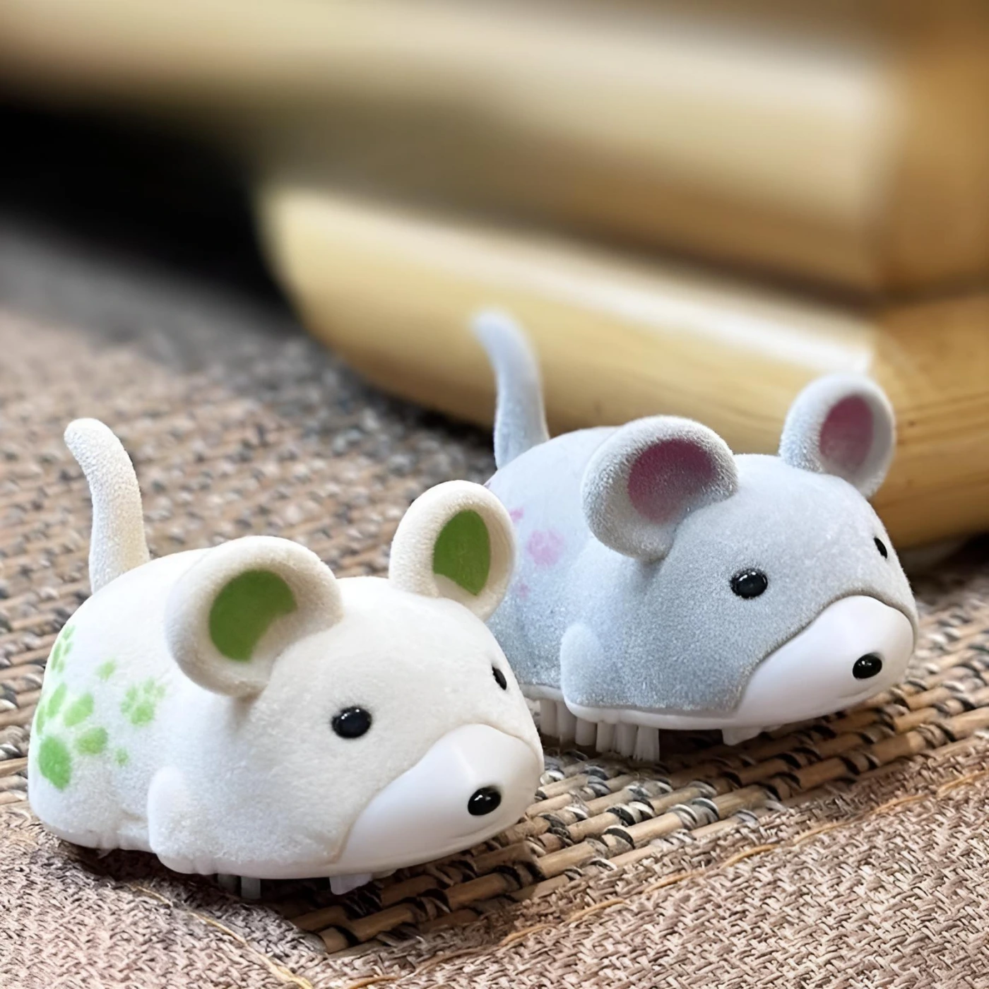Электрическая мышь для кошек картинка