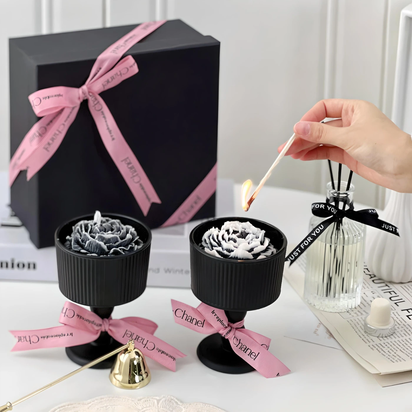 Подарочная коробка с ароматическими свечами картинка