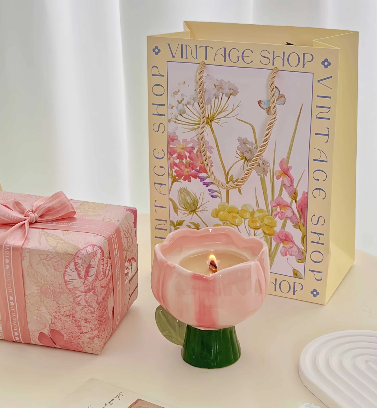 Ароматическая свеча в виде тюльпана картинка