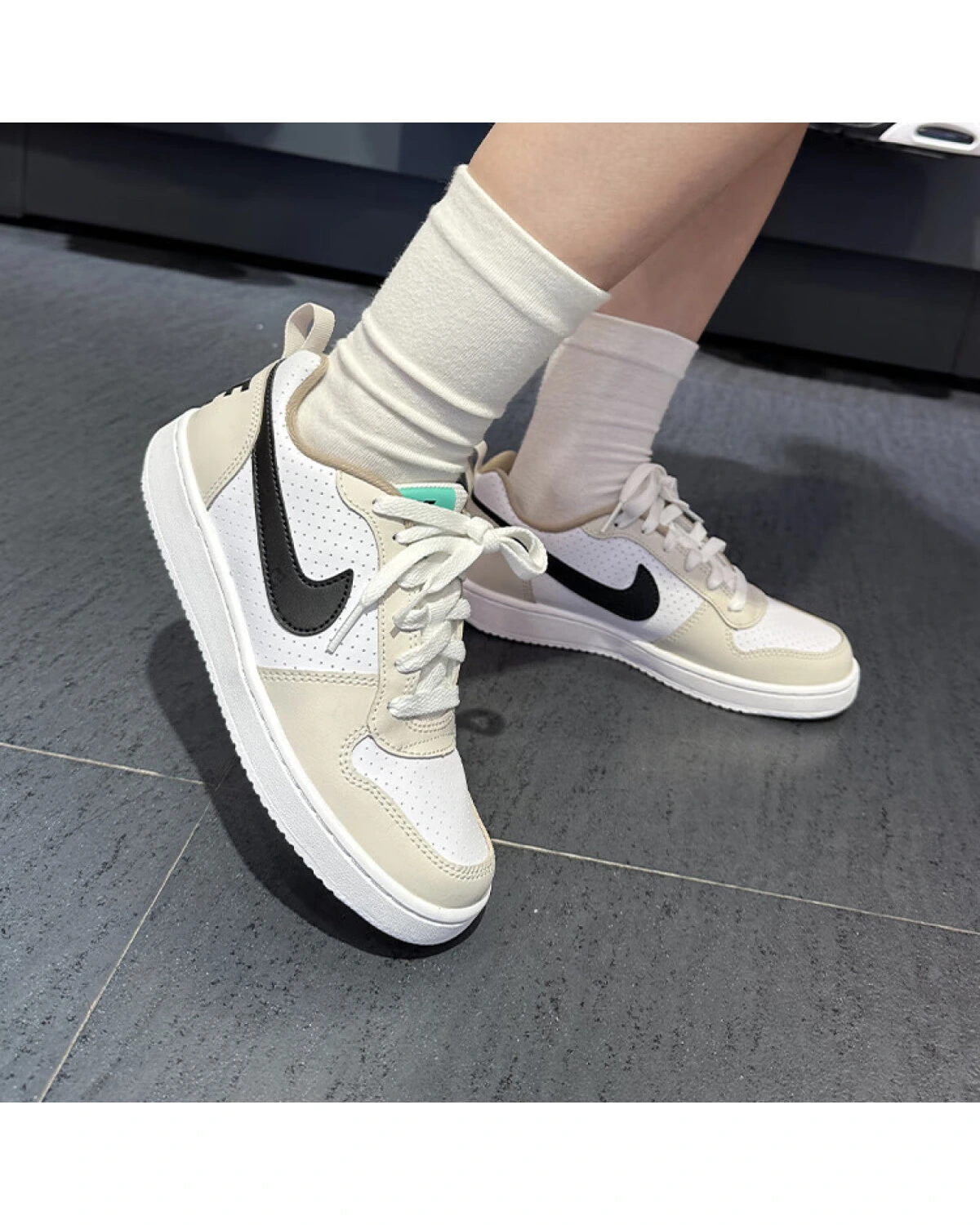 Nike Court Borough детские кеды кожаные повседневные серо-белые картинка
