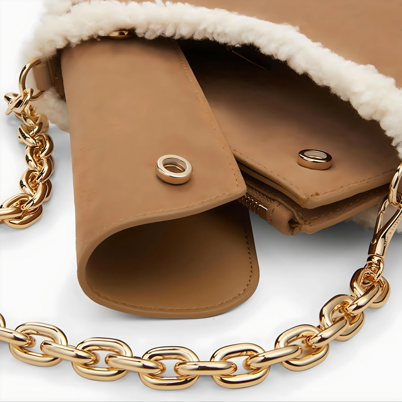 Стильная сумка в ретро стиле CHARLES&KEITH картинка