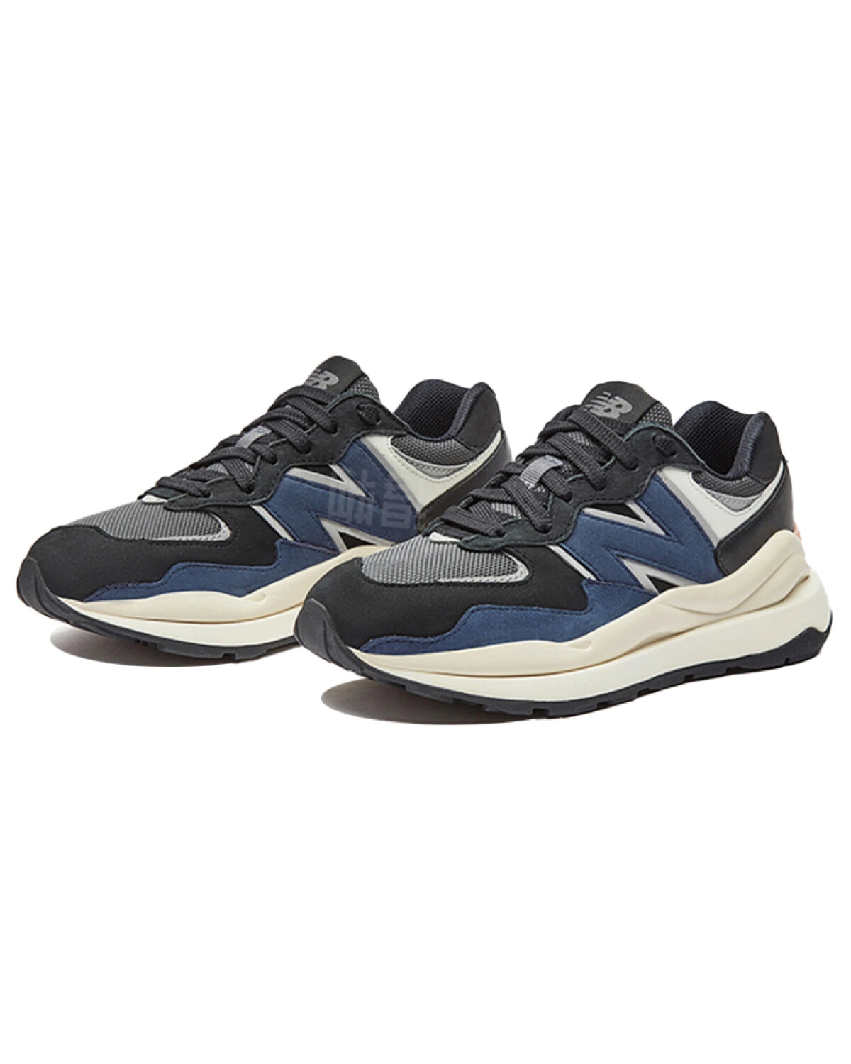 New Balance NB 5740 женские кроссовки черно-сине-серые ретро с сеткой и замшей картинка