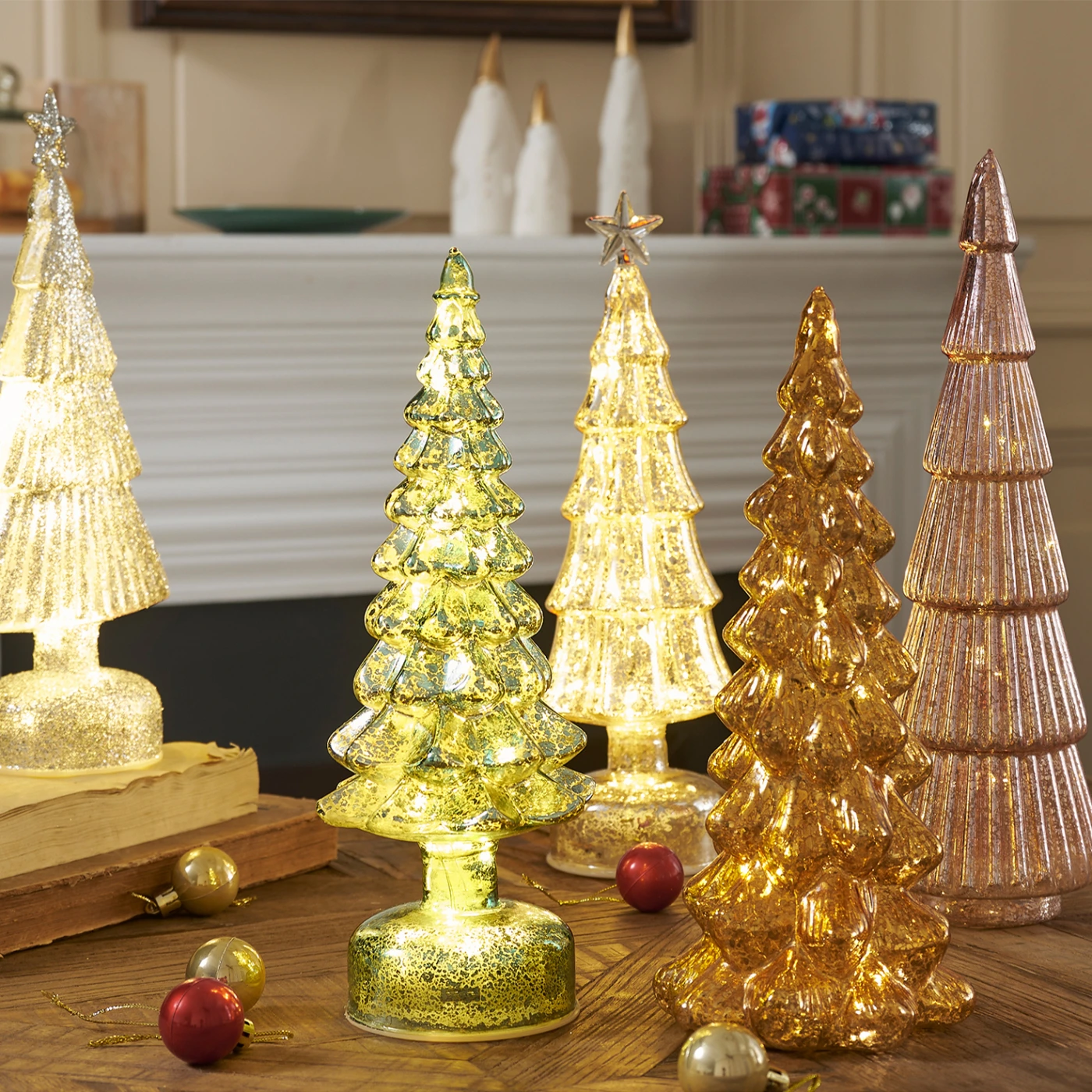 Светящаяся новогодняя ёлка из стекла картинка