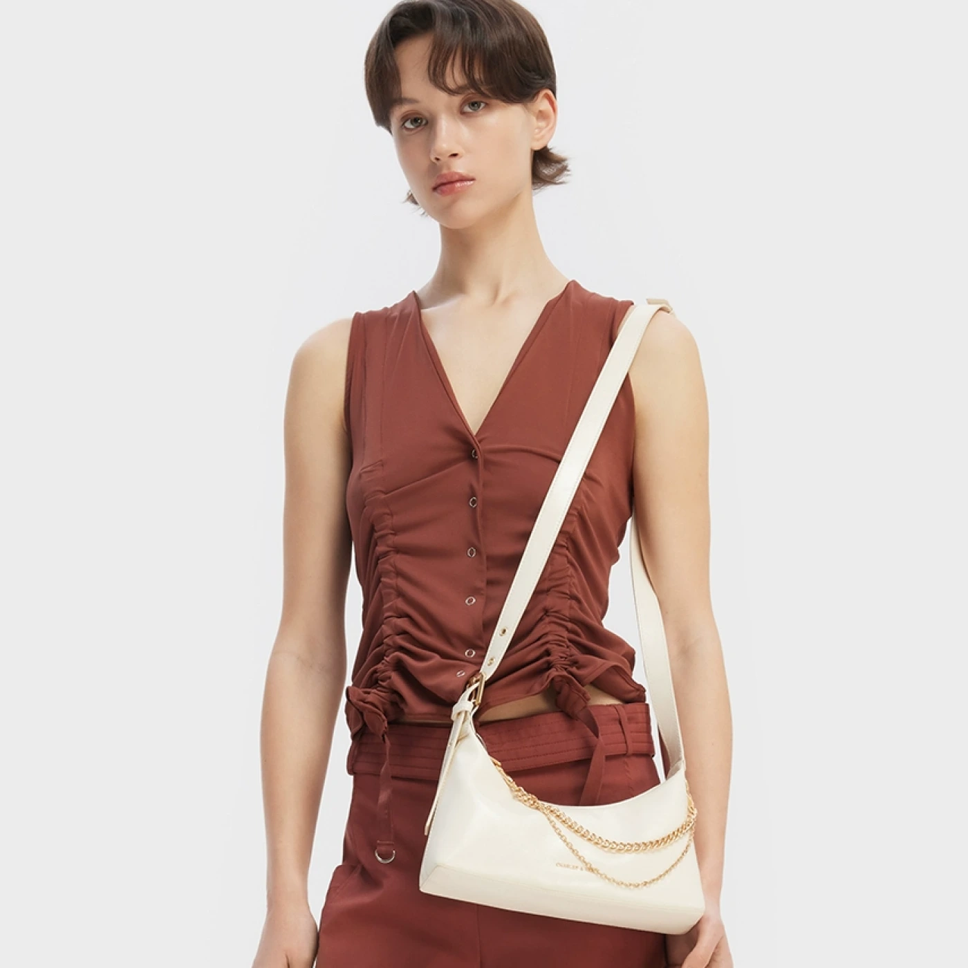 Стильная классическая сумка CHARLES&KEITH картинка