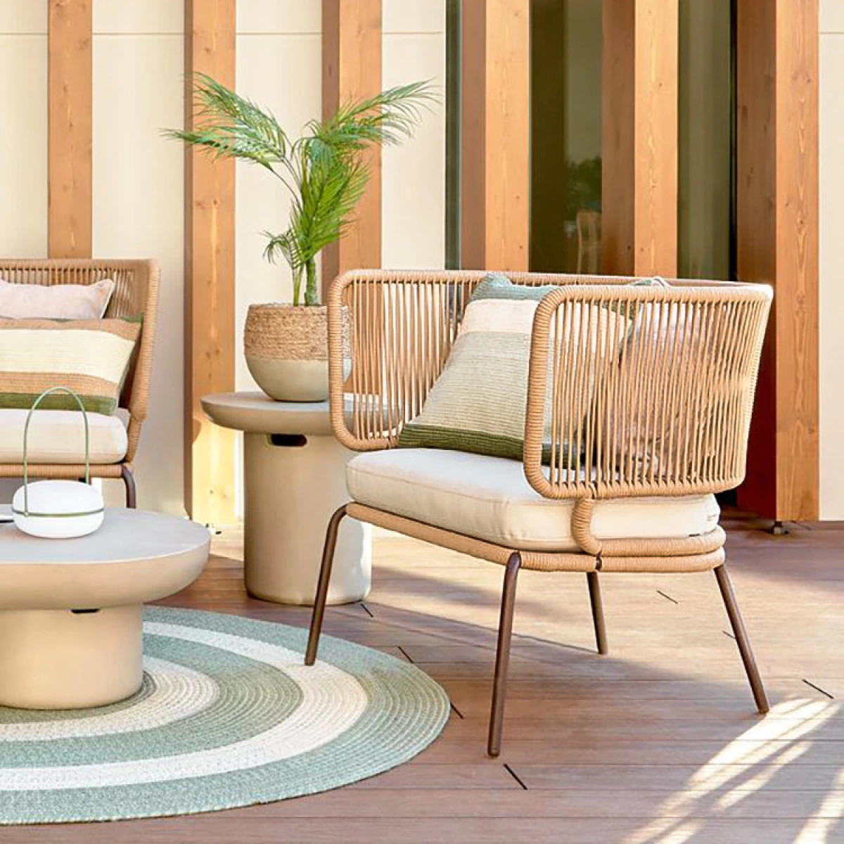 Комплект садовой мебели с веревочным плетением картинка