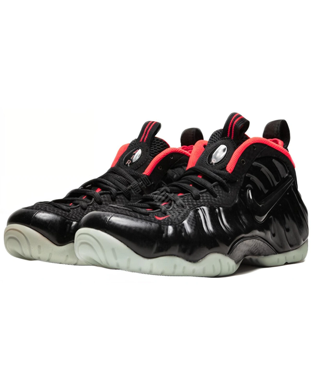 Nike Foamposite Pro Yeezy унисекс кроссовки черные с амортизацией картинка