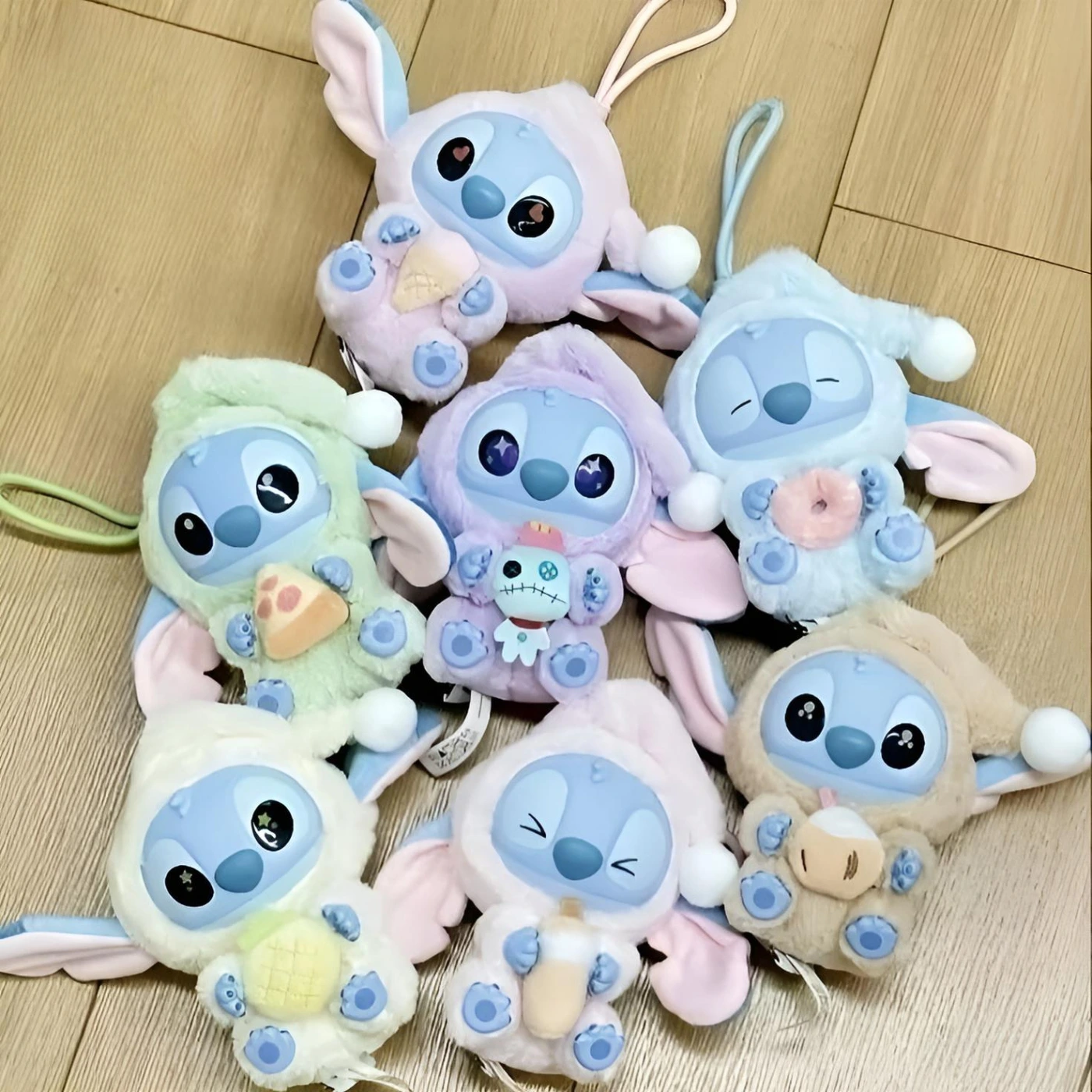 Коллекционная фигурка MINISO Stitch Eat Some Thing Before Sleep (Светло-розовый) картинка