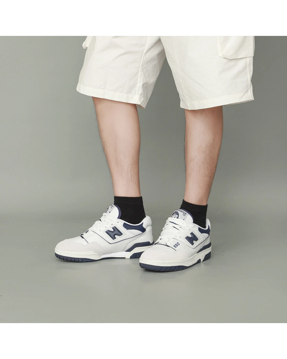 New Balance 550 unisex кроссовки белые с кожаной отделкой картинка