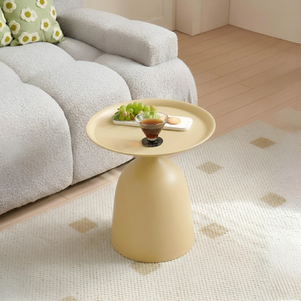 Приставной круглый столик из металла (Жёлтый) картинка